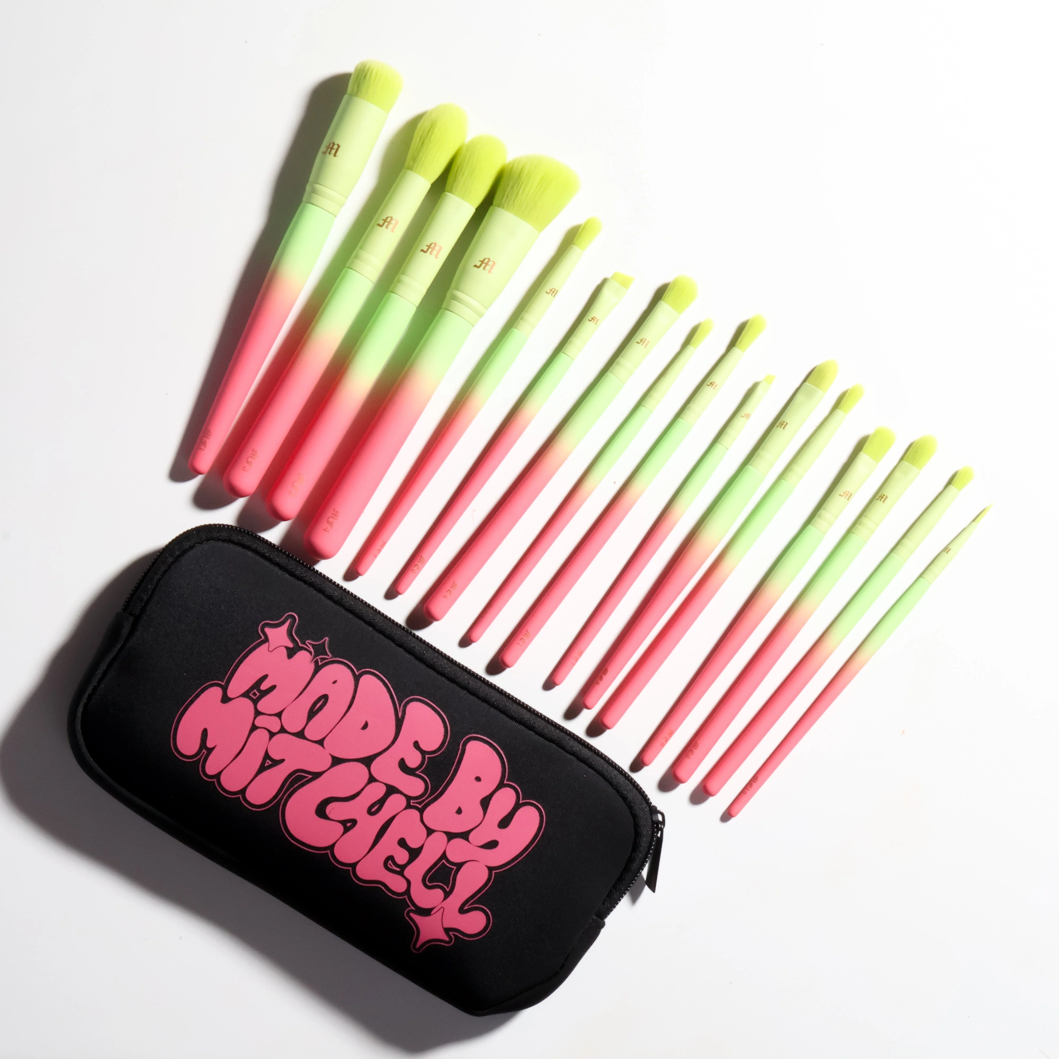 16 Piece Ombre Makeup Brush Set & Brush Pouch - Image 5
